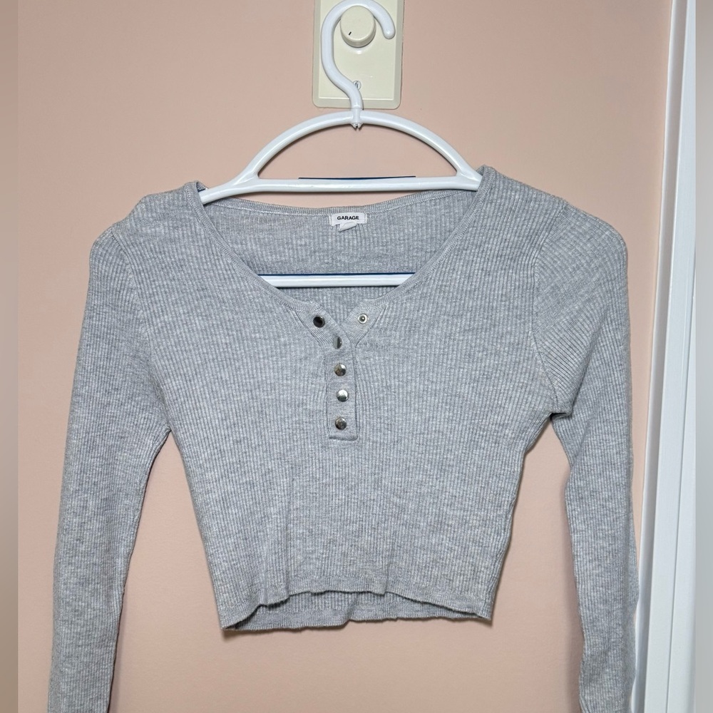 Garage Ribbed Cropped Henley Top – Size Small